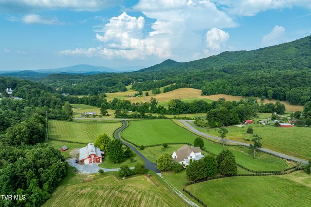 330 Sea Biscuit Court, Johnson City, TN 37604