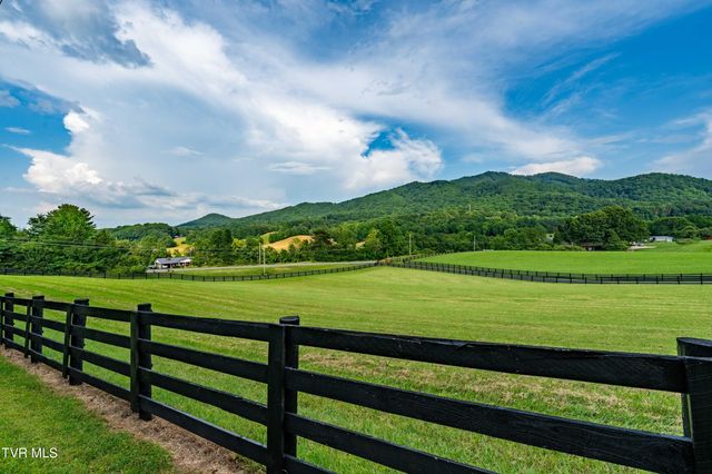 330 Sea Biscuit Court, Johnson City, TN 37604