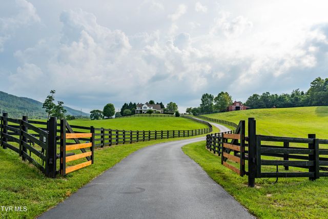 330 Sea Biscuit Court, Johnson City, TN 37604