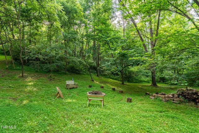 330 Sea Biscuit Court, Johnson City, TN 37604