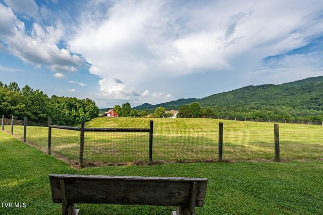 330 Sea Biscuit Court, Johnson City, TN 37604