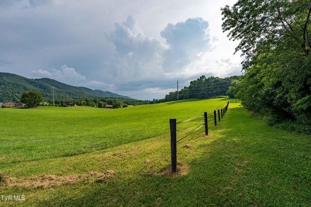 330 Sea Biscuit Court, Johnson City, TN 37604