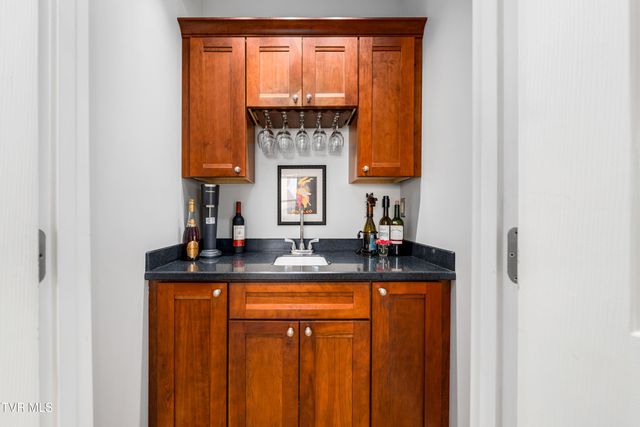 330 Sea Biscuit Court, Johnson City, TN 37604