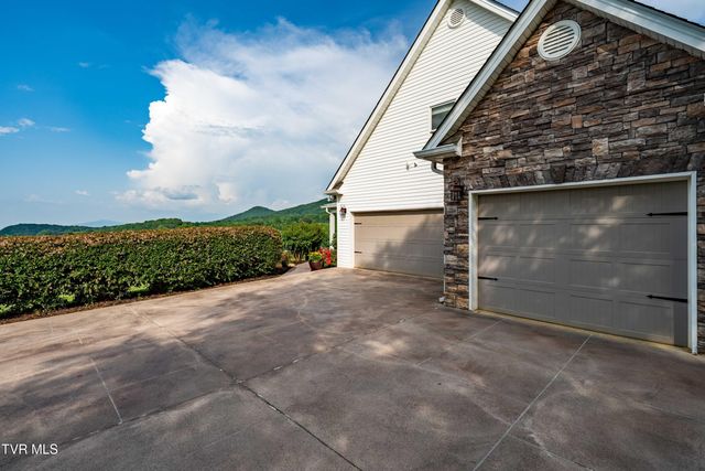 330 Sea Biscuit Court, Johnson City, TN 37604