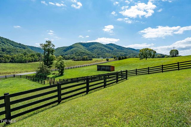 330 Sea Biscuit Court, Johnson City, TN 37604