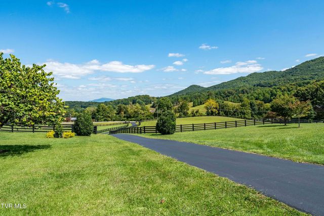 330 Sea Biscuit Court, Johnson City, TN 37604