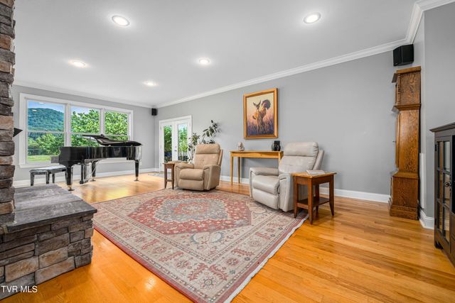 330 Sea Biscuit Court, Johnson City, TN 37604