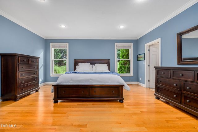 330 Sea Biscuit Court, Johnson City, TN 37604