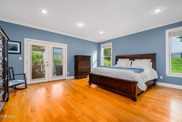 330 Sea Biscuit Court, Johnson City, TN 37604