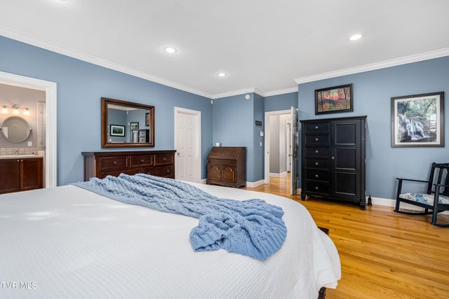 330 Sea Biscuit Court, Johnson City, TN 37604