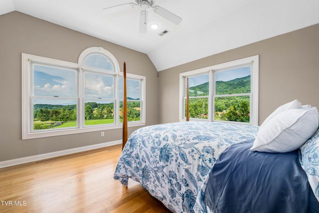 330 Sea Biscuit Court, Johnson City, TN 37604