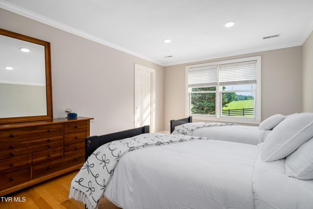 330 Sea Biscuit Court, Johnson City, TN 37604