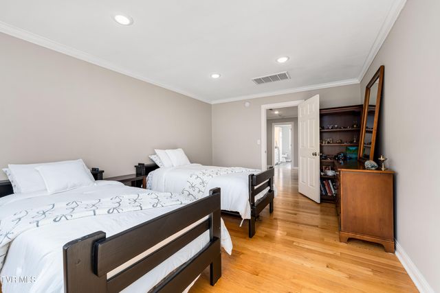 330 Sea Biscuit Court, Johnson City, TN 37604