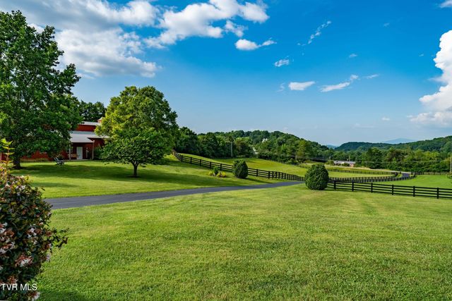 330 Sea Biscuit Court, Johnson City, TN 37604