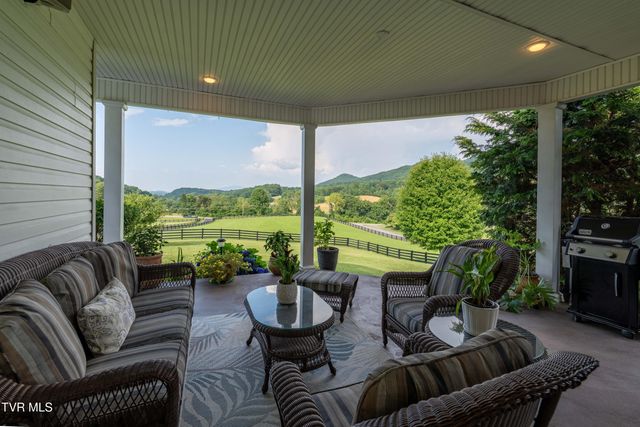 330 Sea Biscuit Court, Johnson City, TN 37604