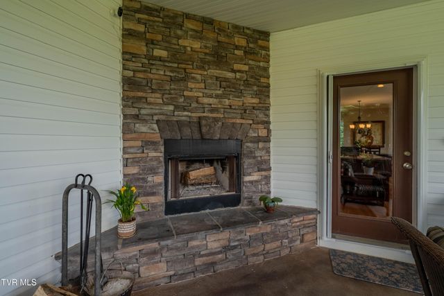 330 Sea Biscuit Court, Johnson City, TN 37604