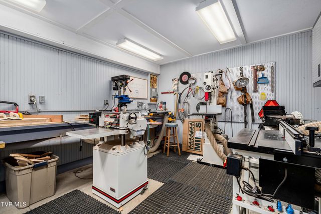 330 Sea Biscuit Court, Johnson City, TN 37604