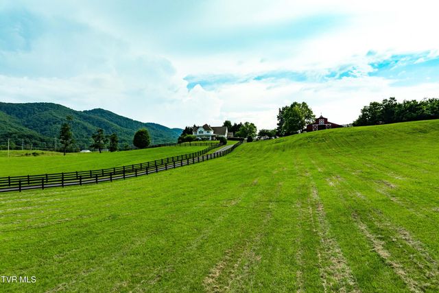 330 Sea Biscuit Court, Johnson City, TN 37604