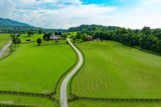 330 Sea Biscuit Court, Johnson City, TN 37604