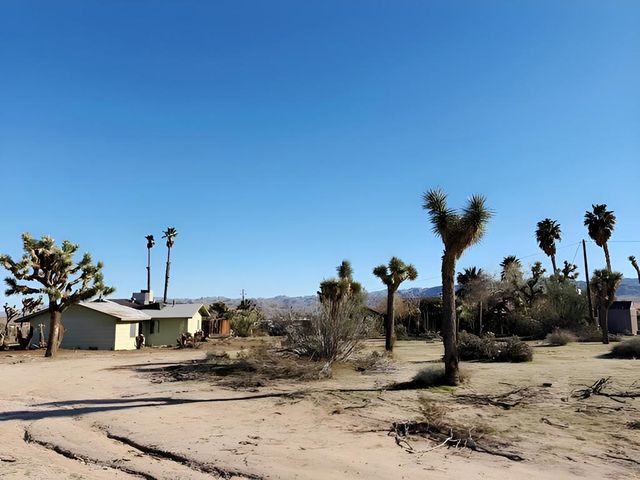5161 Linda Lee Drive, Yucca Valley, CA 92284