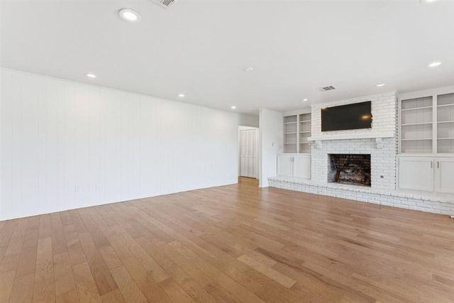 1200 Inverness Street, Lake Charles, LA 70605