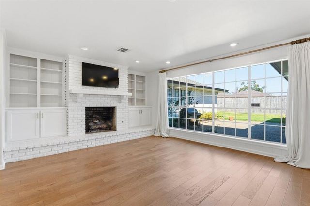 1200 Inverness Street, Lake Charles, LA 70605