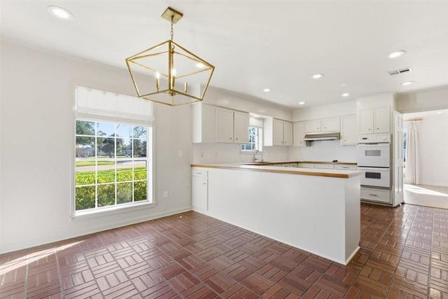 1200 Inverness Street, Lake Charles, LA 70605