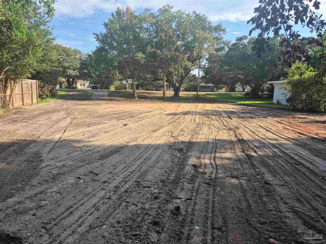 434 Fairpoint Dr, Gulf Breeze, FL 32561