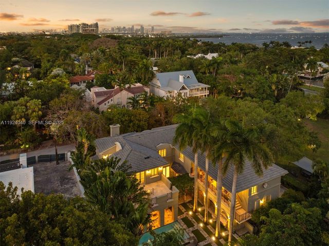 3460 S Moorings Way, Miami, FL 33133