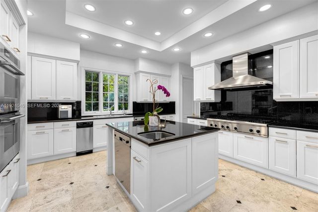 3460 S Moorings Way, Miami, FL 33133