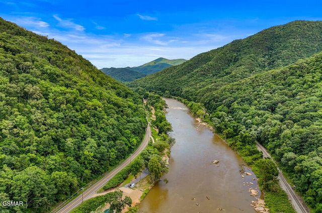 2095 E Hwy 25 70, Newport, TN 37821