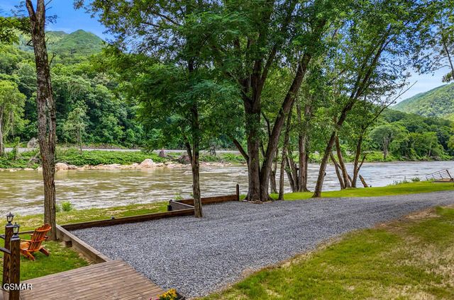 2095 E Hwy 25 70, Newport, TN 37821