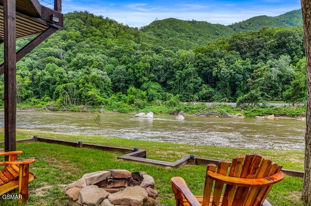 2095 E Hwy 25 70, Newport, TN 37821