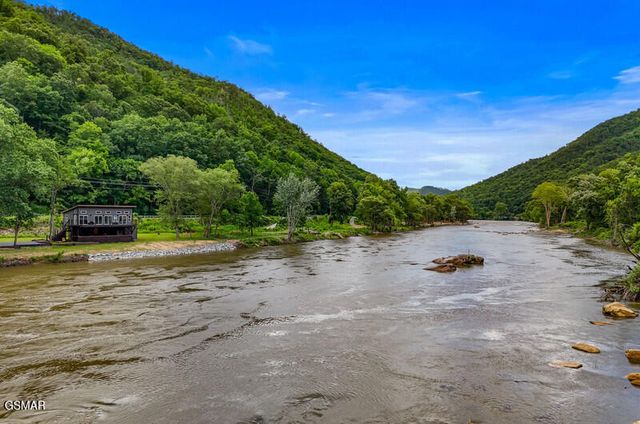 2095 E Hwy 25 70, Newport, TN 37821