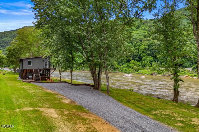 2095 E Hwy 25 70, Newport, TN 37821