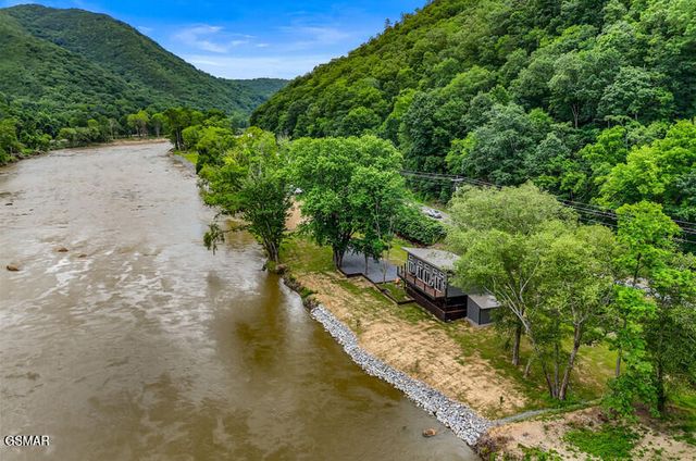 2095 E Hwy 25 70, Newport, TN 37821