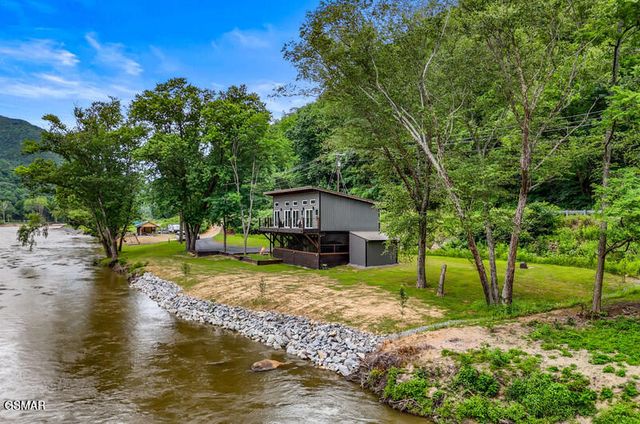 2095 E Hwy 25 70, Newport, TN 37821