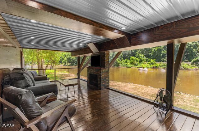 2095 E Hwy 25 70, Newport, TN 37821