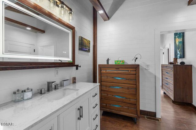 2095 E Hwy 25 70, Newport, TN 37821