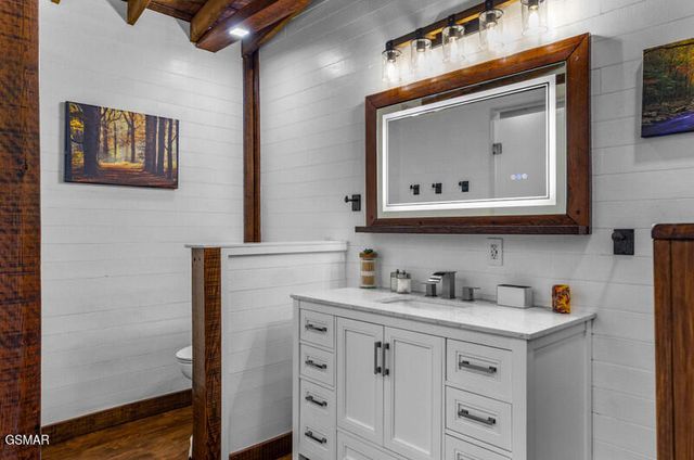 2095 E Hwy 25 70, Newport, TN 37821