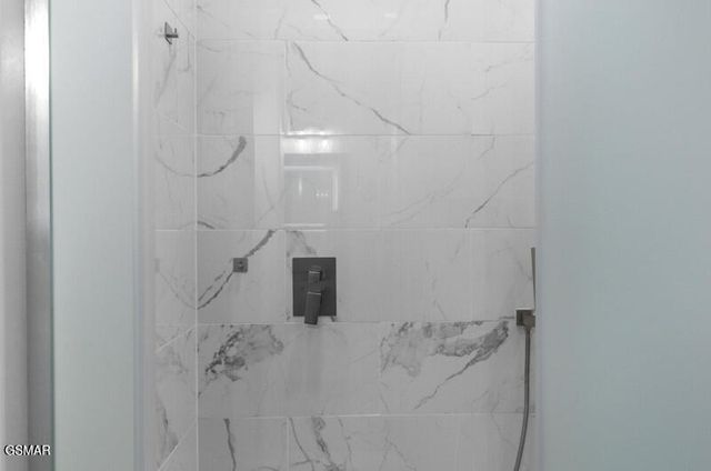 2095 E Hwy 25 70, Newport, TN 37821