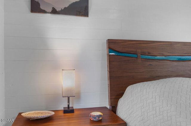 2095 E Hwy 25 70, Newport, TN 37821