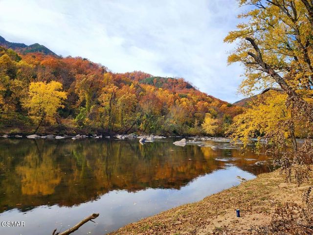 2095 E Hwy 25 70, Newport, TN 37821