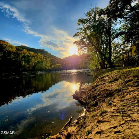 2095 E Hwy 25 70, Newport, TN 37821