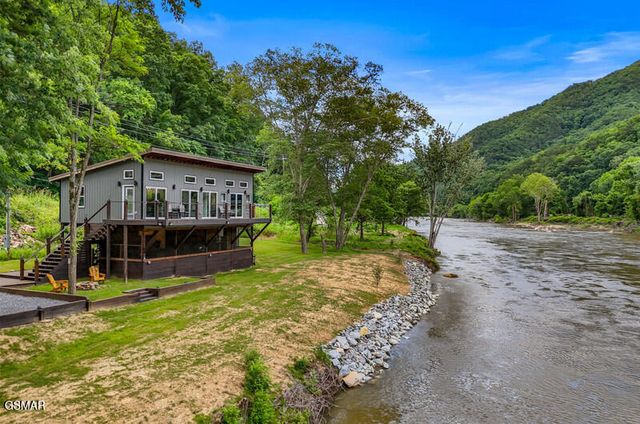 2095 E Hwy 25 70, Newport, TN 37821