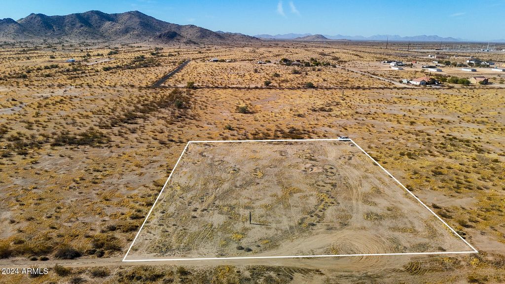 Image 2 of property listing at 0 N Silver Dog Way 2 Acres -- -, Maricopa, AZ 85138