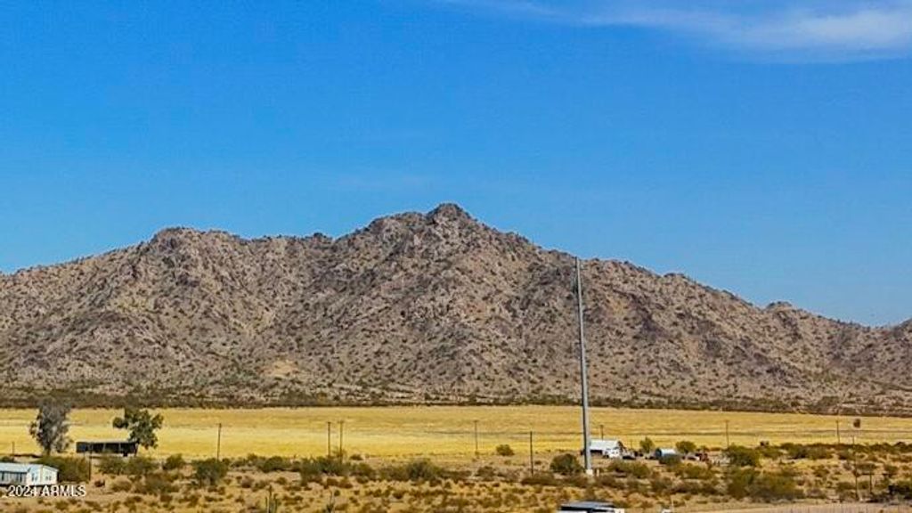Image 7 of property listing at 0 N Silver Dog Way 2 Acres -- -, Maricopa, AZ 85138