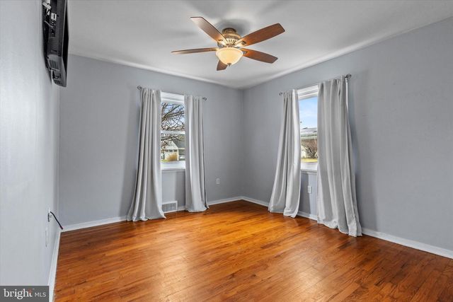 1186 KINGSLEY RD, Camp Hill, PA 17011