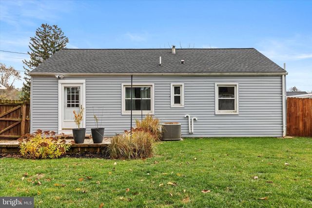 1186 KINGSLEY RD, Camp Hill, PA 17011