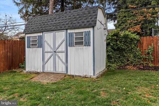 1186 KINGSLEY RD, Camp Hill, PA 17011